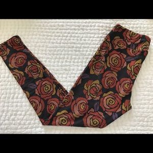 NEW LuLaRoe Leggings TC Tall Curvy Disney Roses